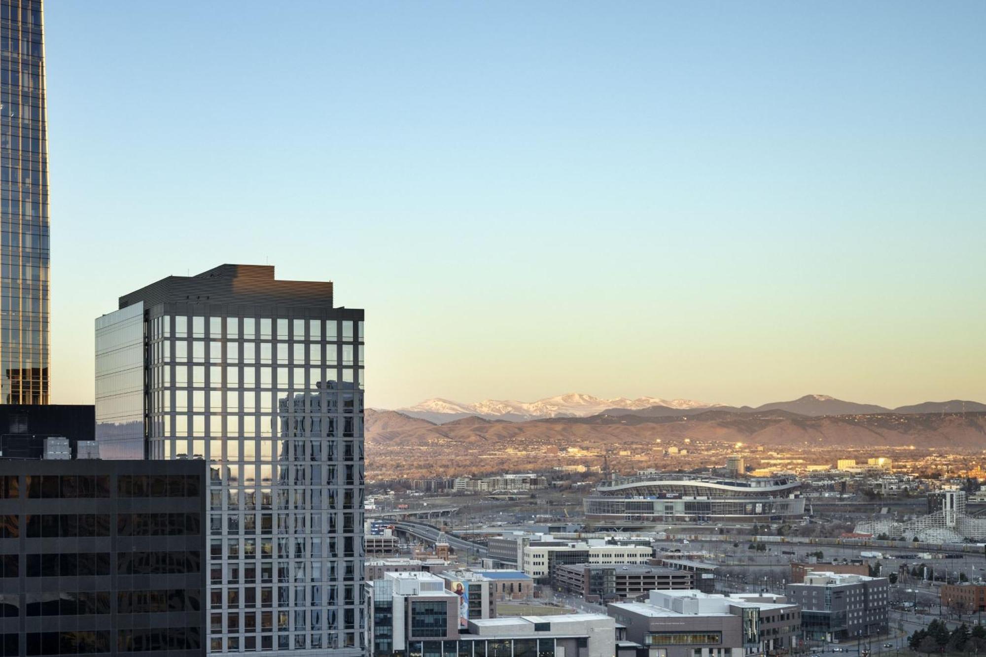 The Westin Denver Downtown Hotel Exterior photo